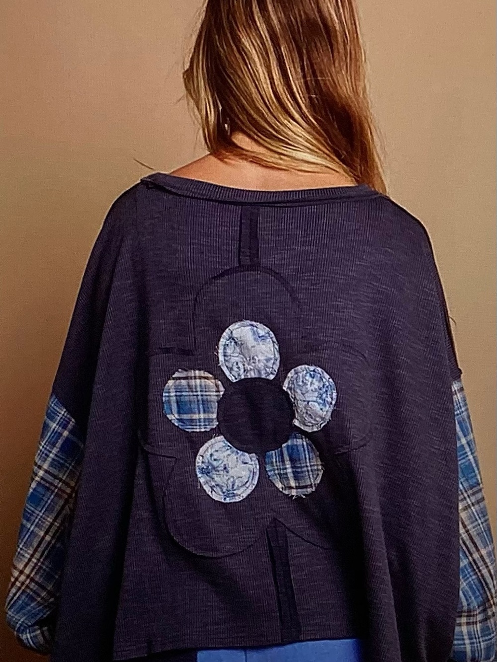 POL Oversized Floral Patch Long-Sleeve Top - Picture 2 of 8
